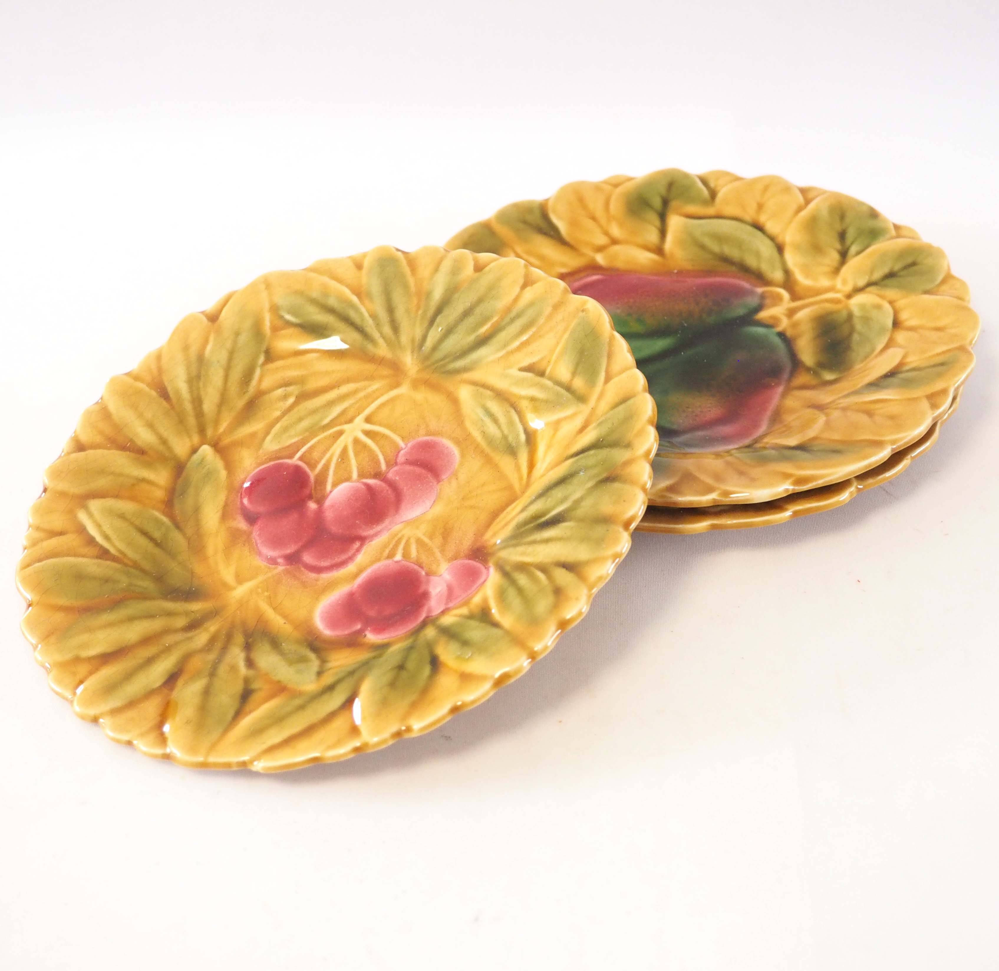 Série de 3 assiettes barbotines fruits