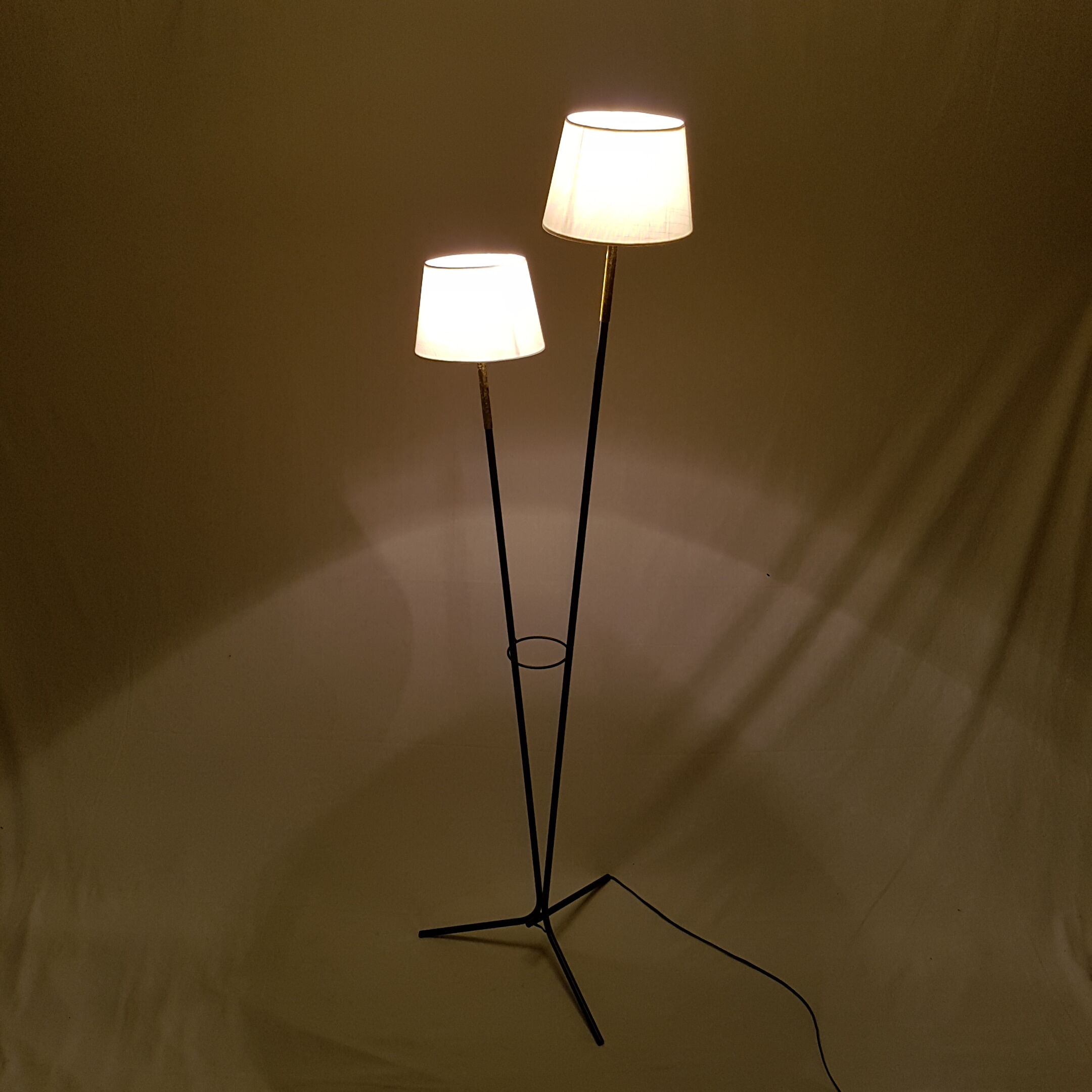 Tripod floor lamp crossfire black and gold style 50s