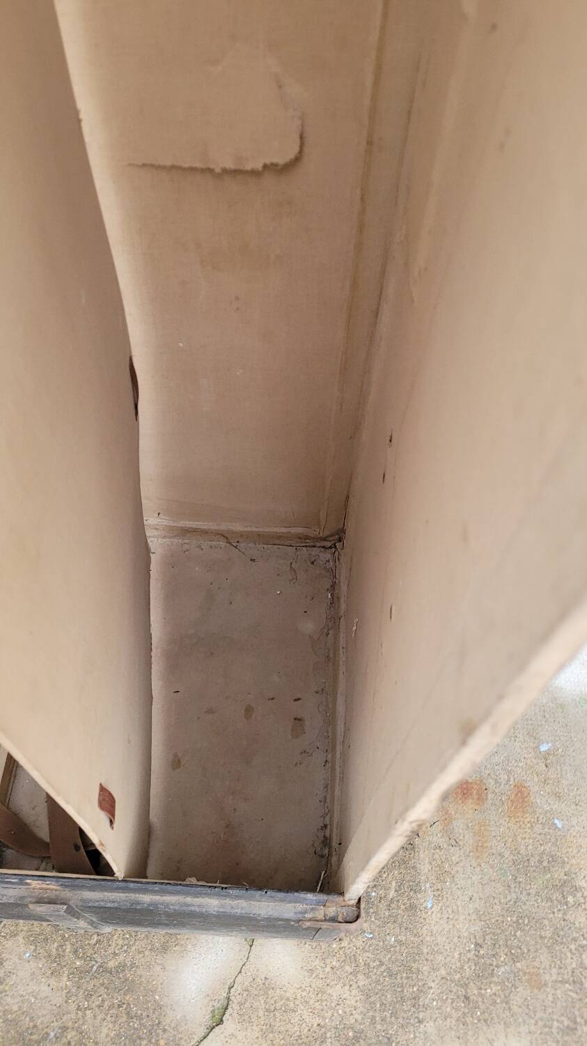 Malle cabine de la marque "La Malle Bernard" Paris -1900s