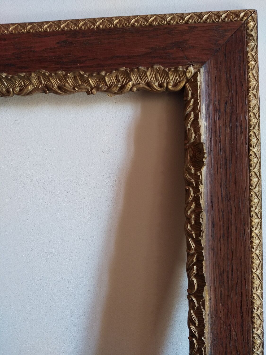 Old wooden frame and gilded stucco 47 cm x 54 cm