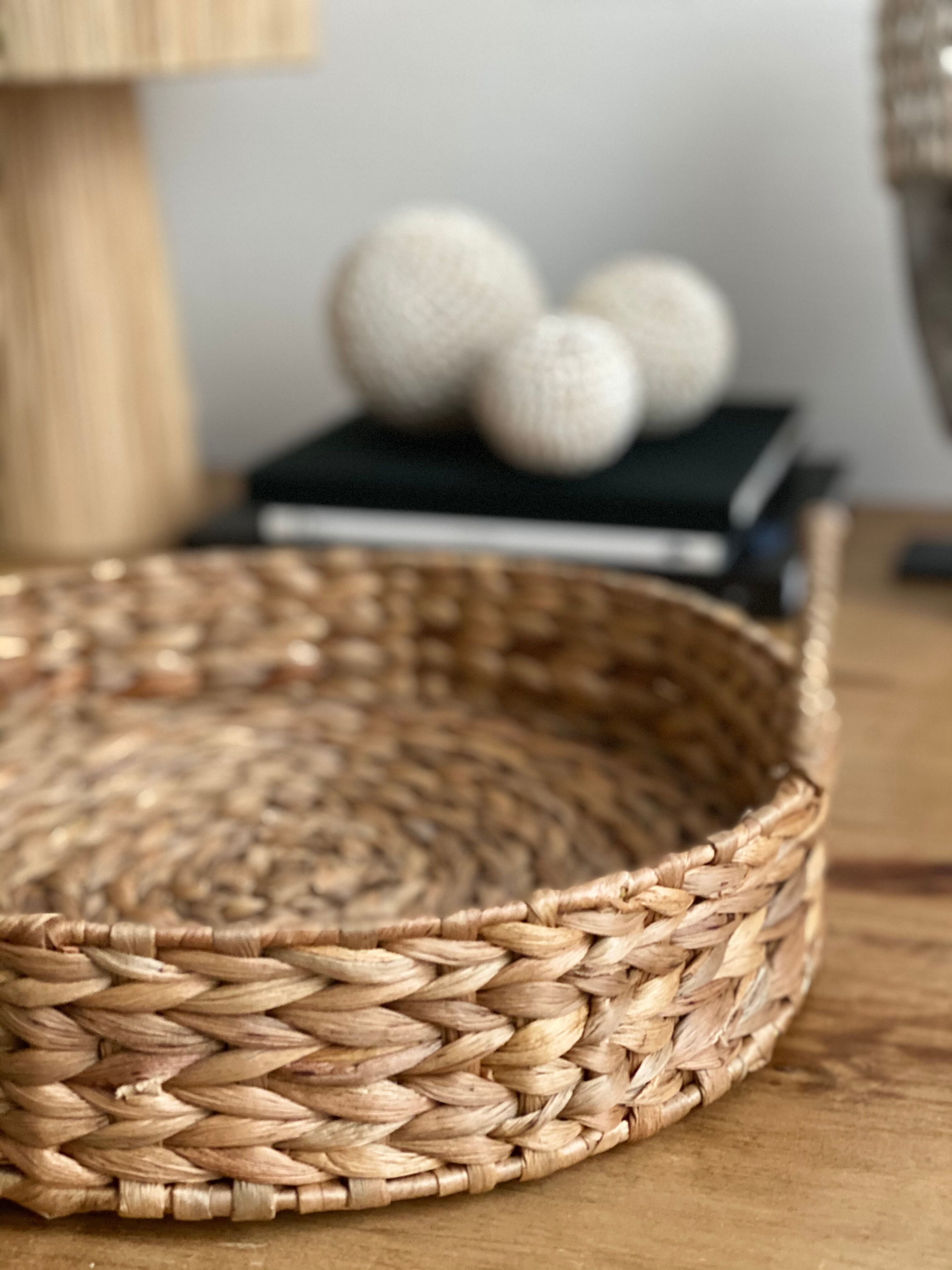 Round top in vintage braided rattan