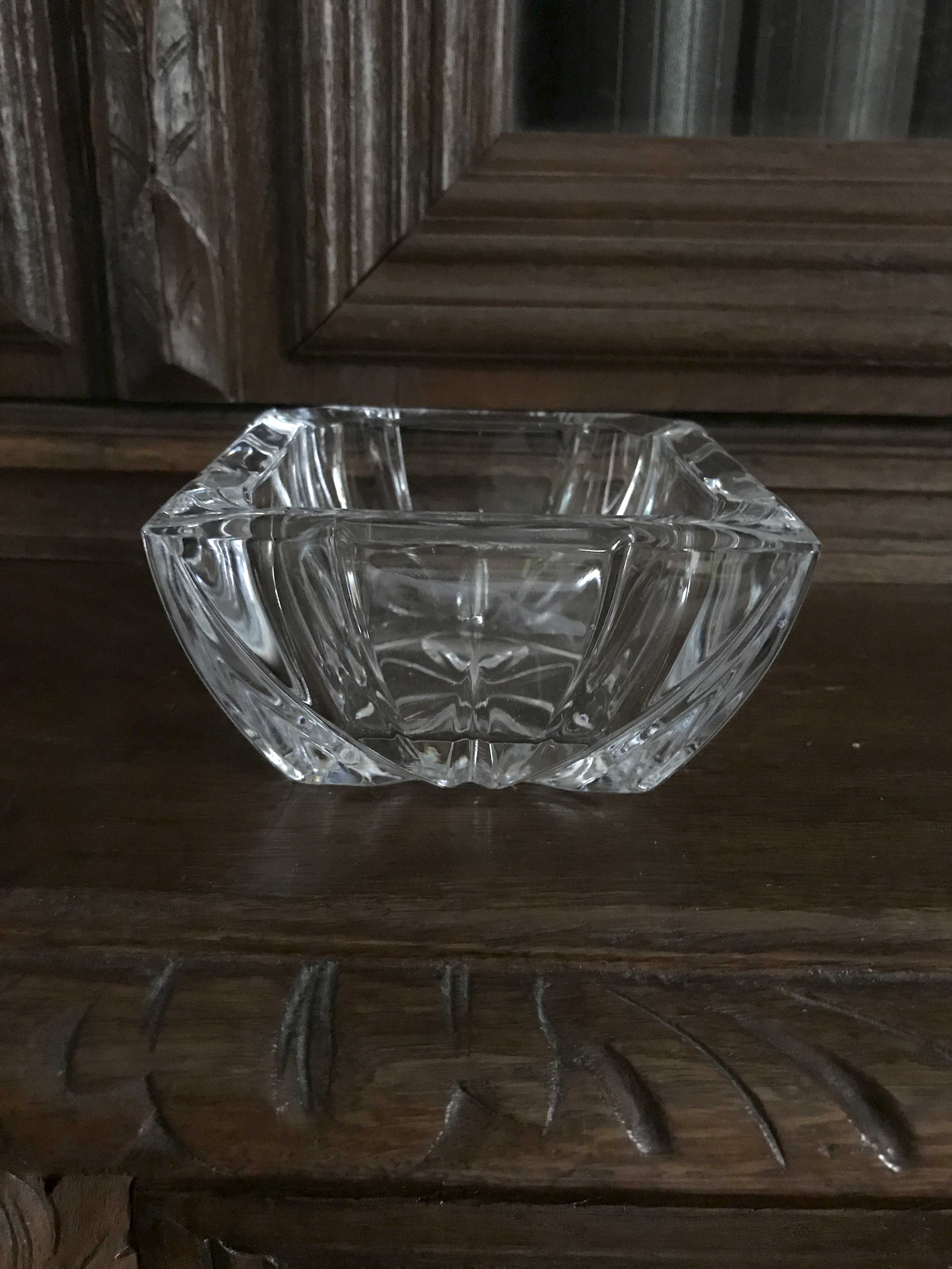 Glass ashtray