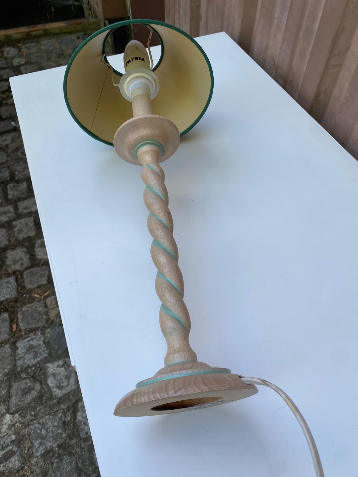 Twisted wooden floor lamp in beige and green S.C.E.