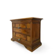 Elegant antique Italian chest of drawers, dating from the 20th century