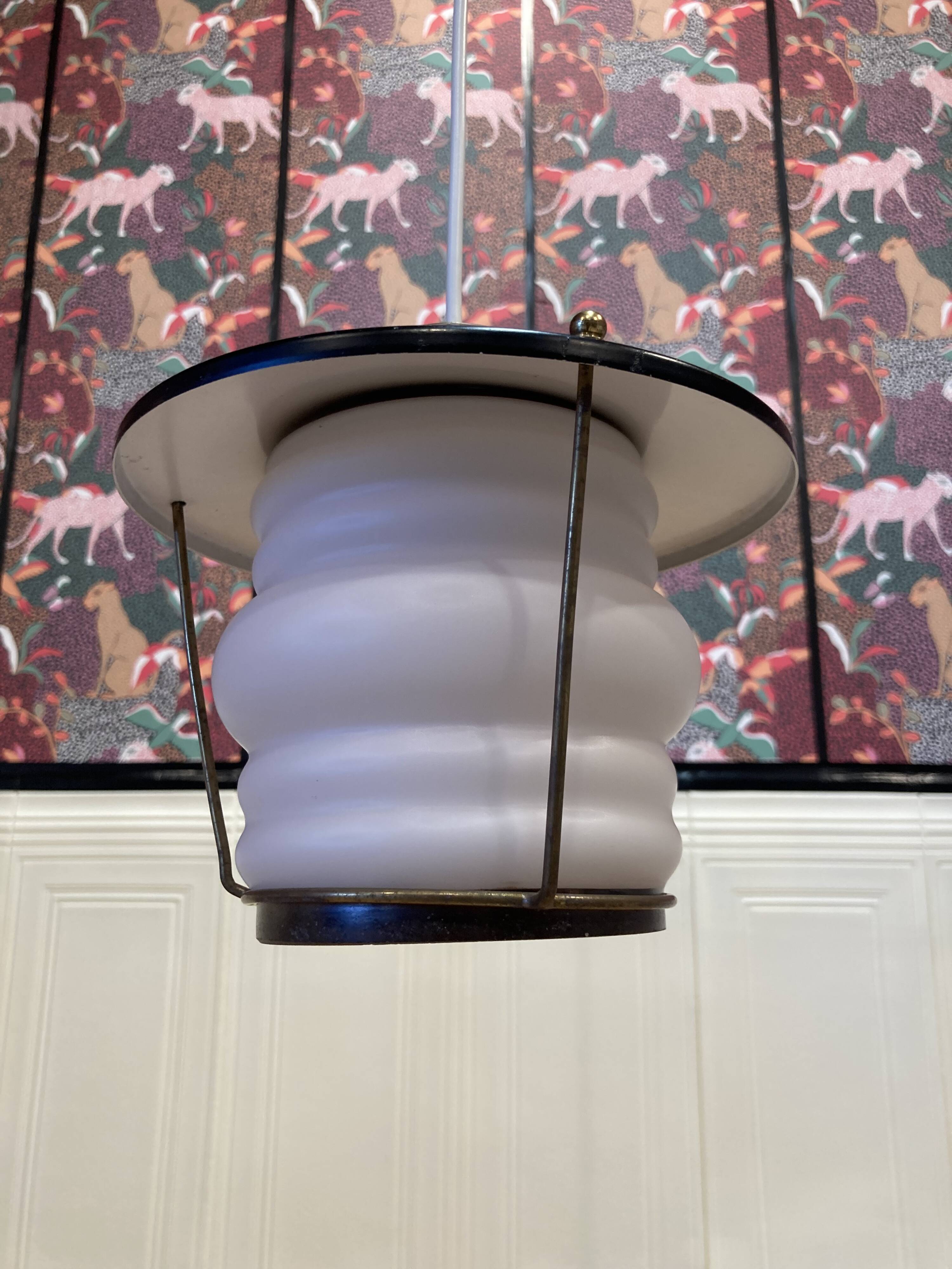 Opaline suspension in Scandinavian design from the 1950s.