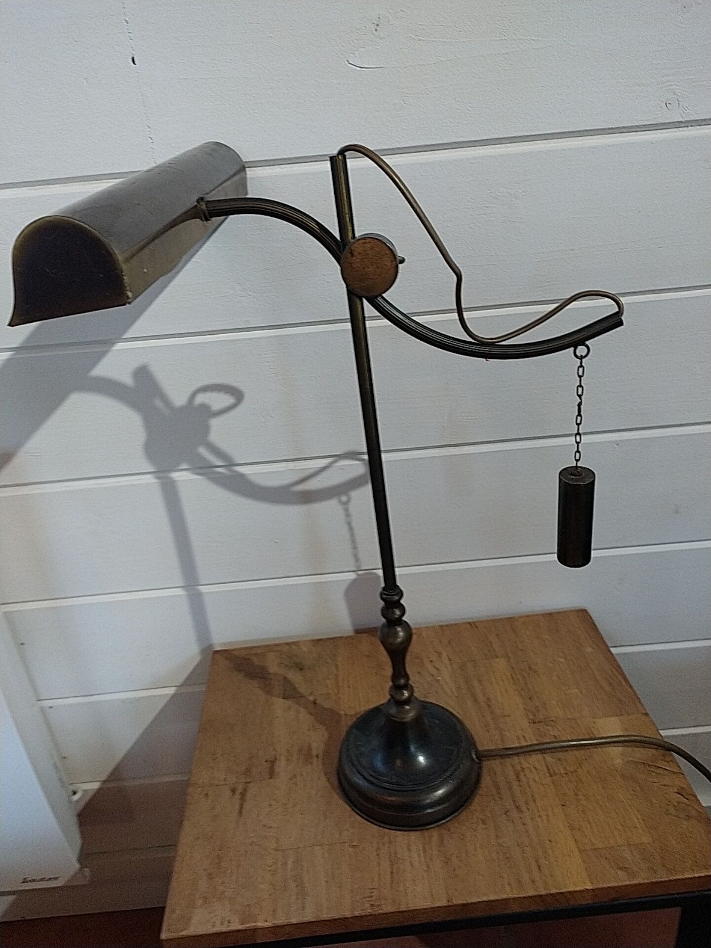 Brass balance lamp. Delmas.