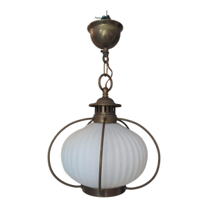 suspension opaline cannelée