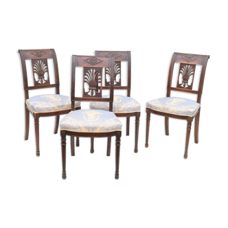 Suite of 4 chairs with palmette back