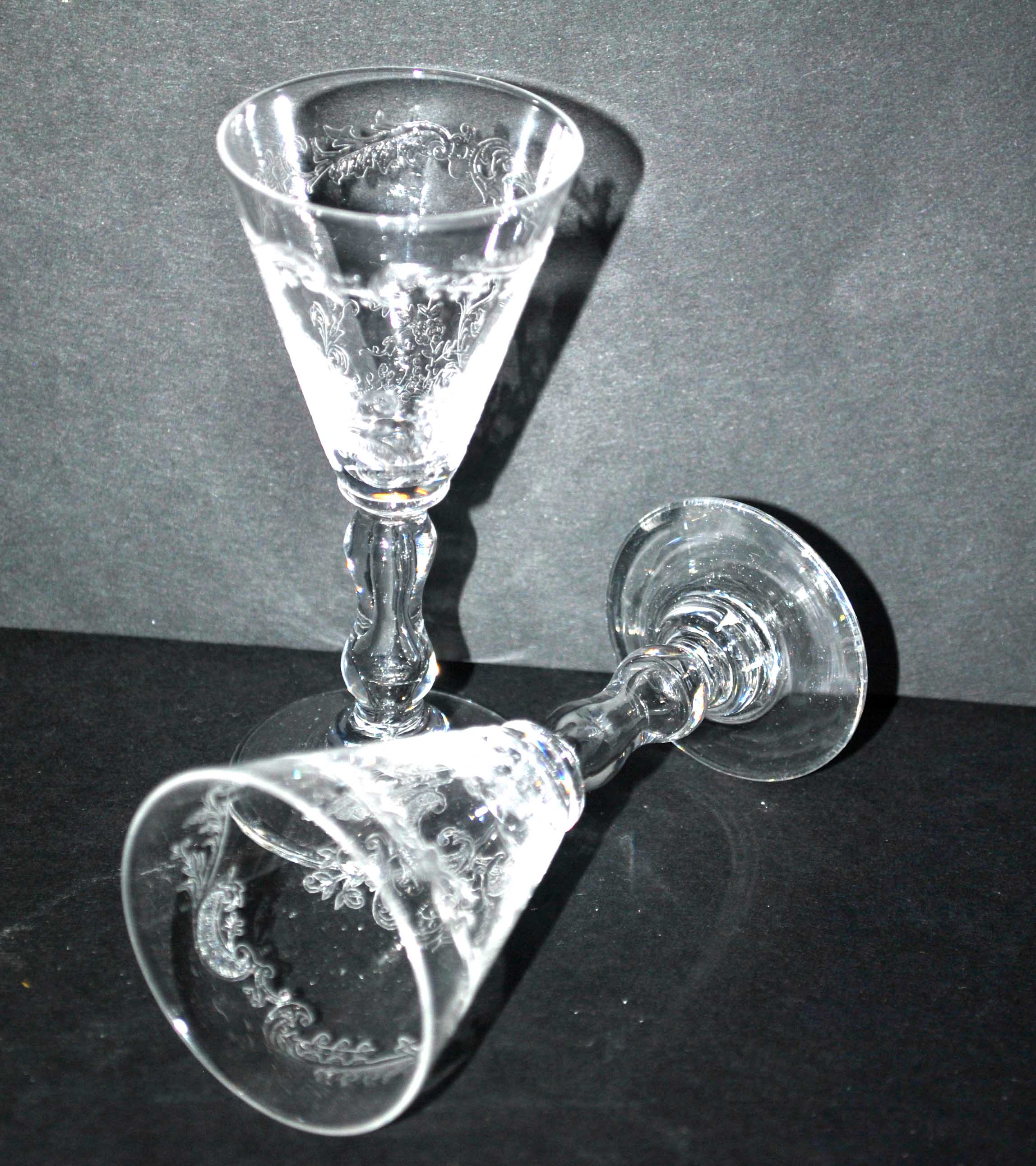 Set of 2 crystal liqueur glasses saint-louis micado 1930