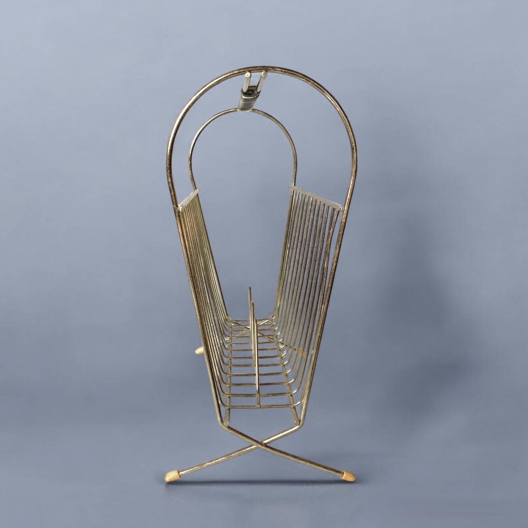 50s magazine rack in brass and scoubidou