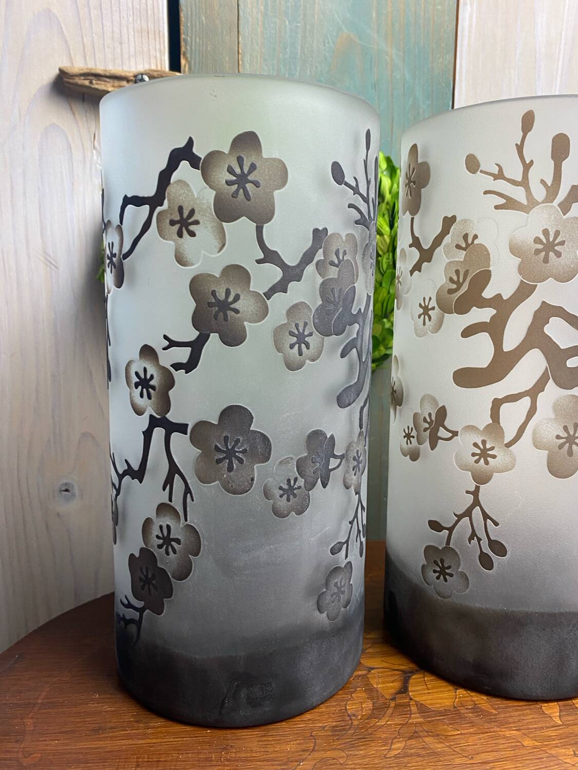 Cylindrical glass paste vase “cherry blossom”