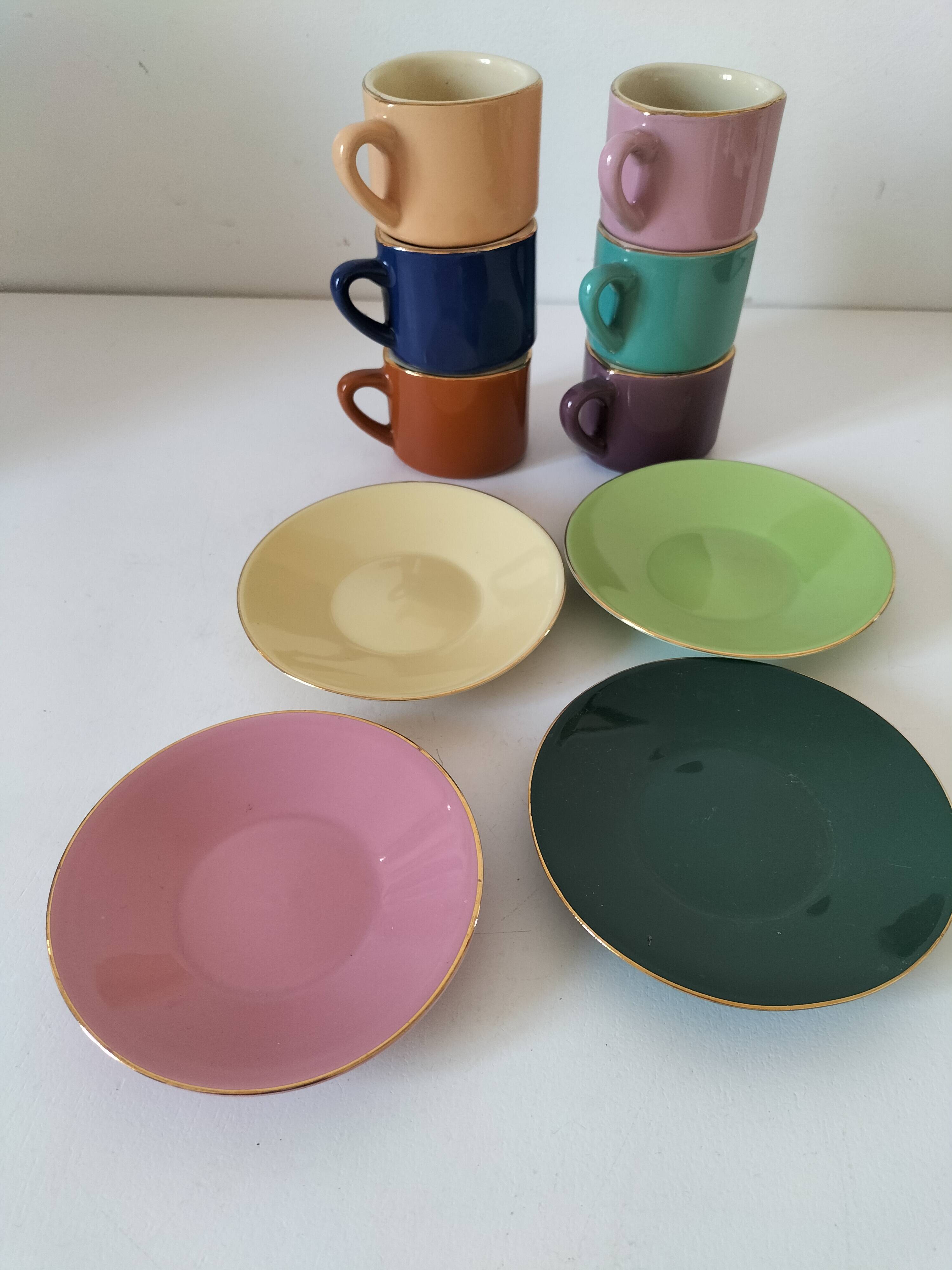 Vintage multicoloured triangular espresso set