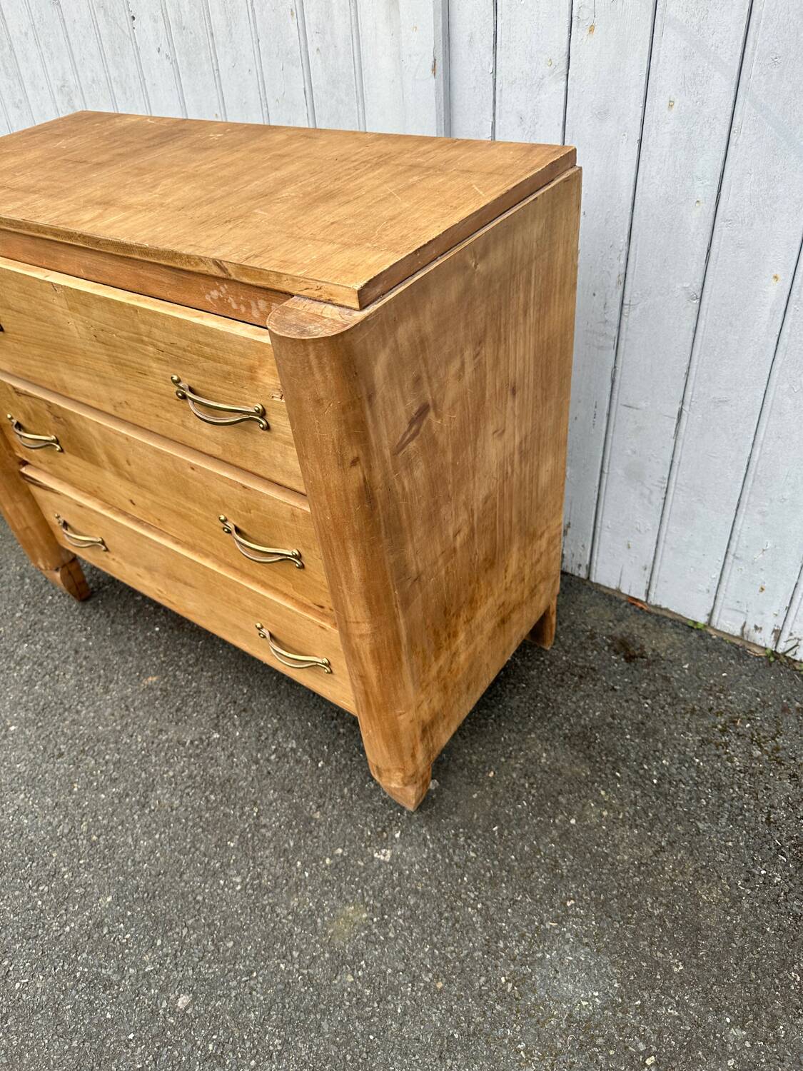 Chest of drawers