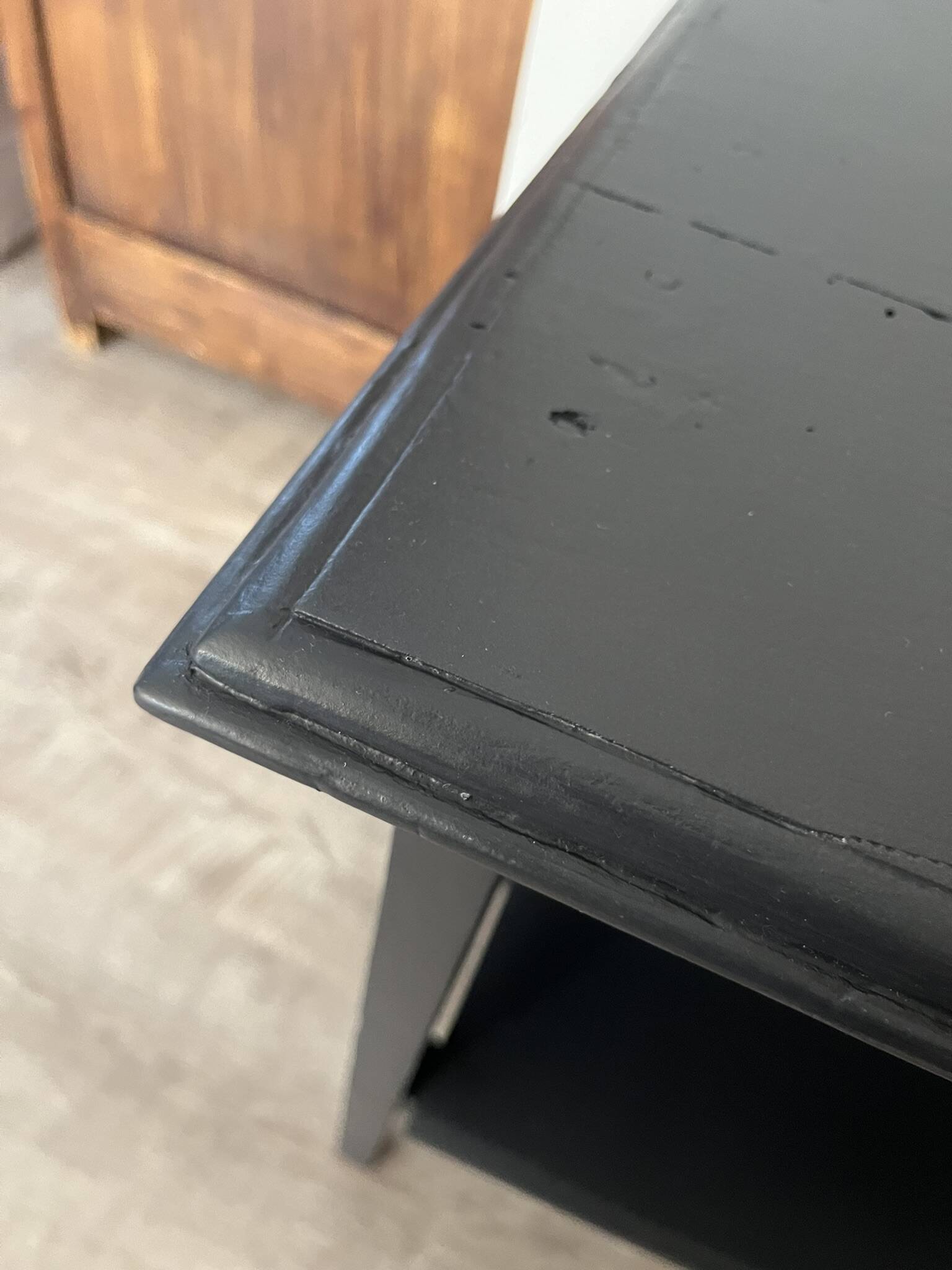 Renovated entrance console – Tailcoat finish