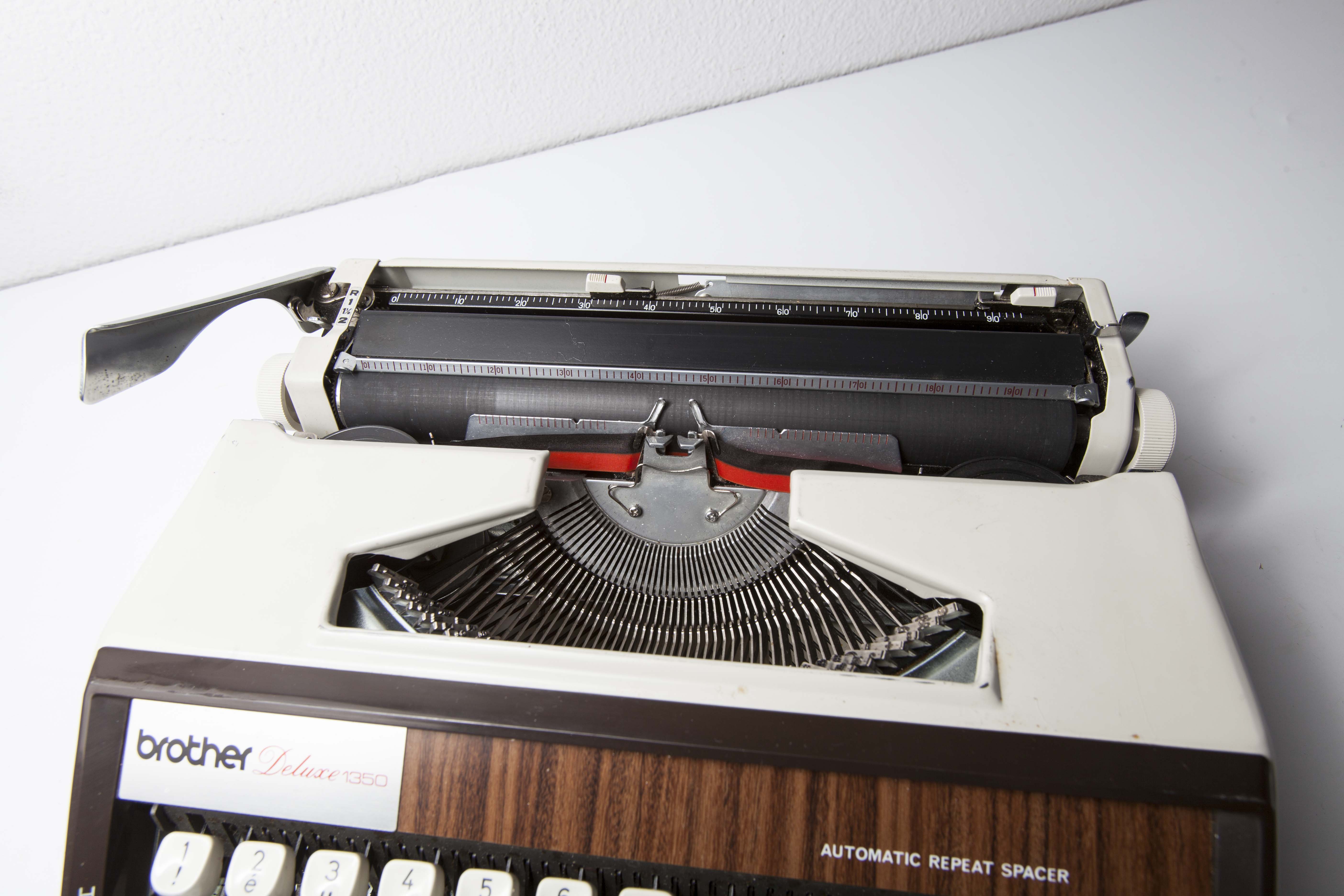 Brother Deluxe 1350 revised typewrite 1971