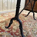 Table bistrot ovale en marbre et fonte