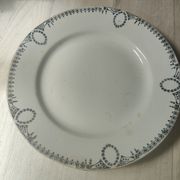 Ensemble de 2 assiettes en terre de fer Saint Amand