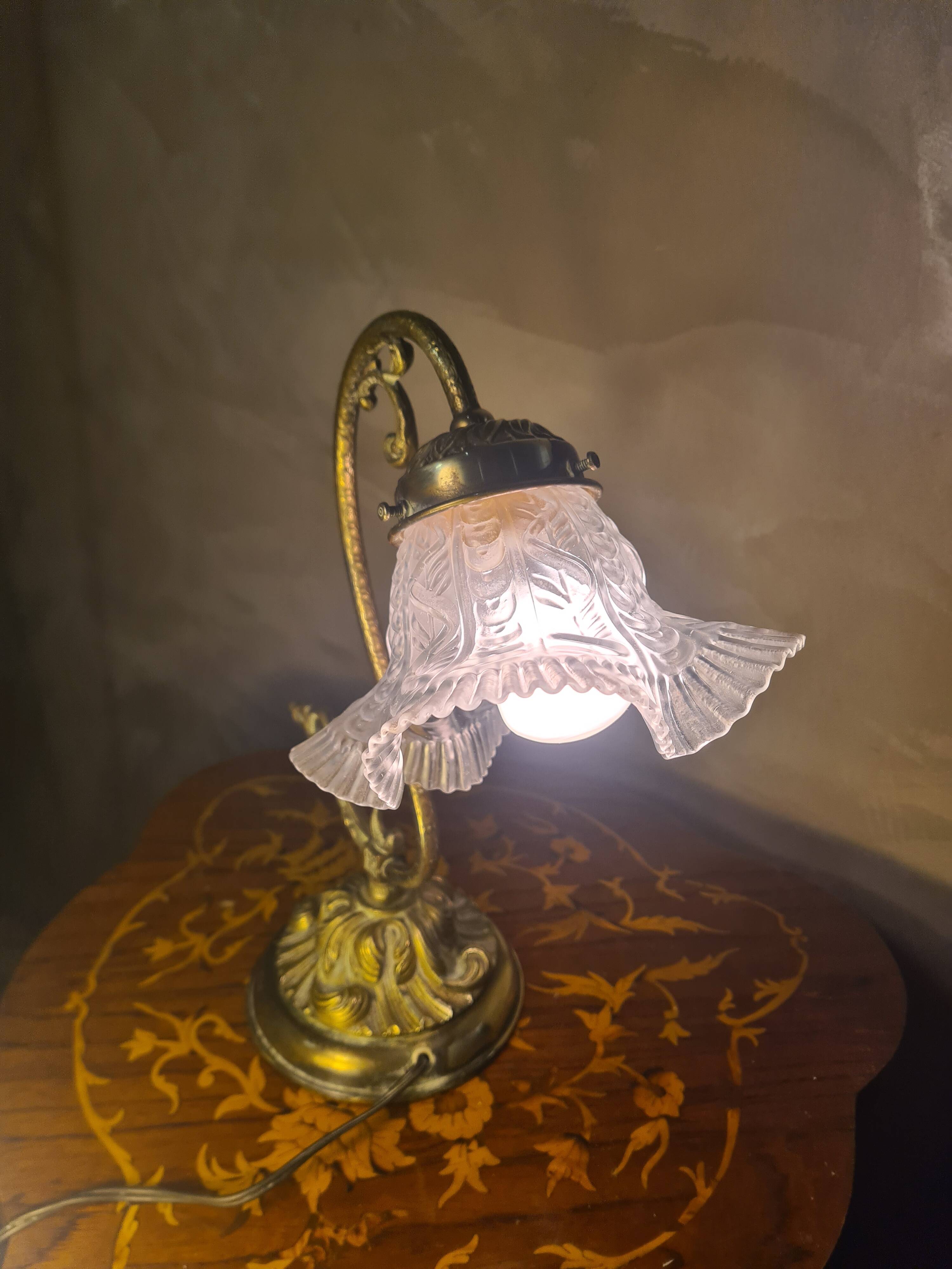 lampe 1900 de bureau ou chevet bronze 28x25 tres belle patine, fonctionne b
