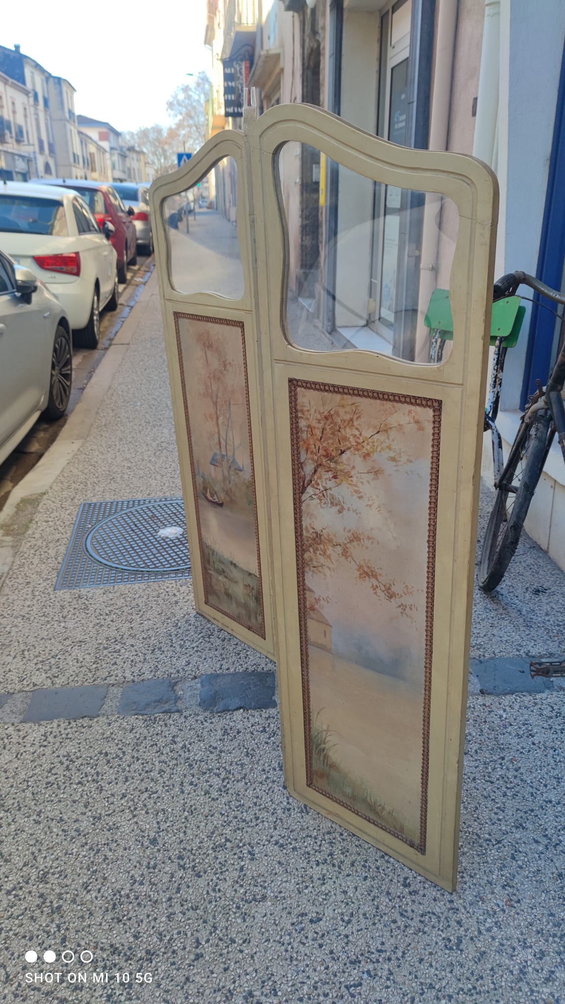 Folding screen or folding screen made of painted wood and painted canvas