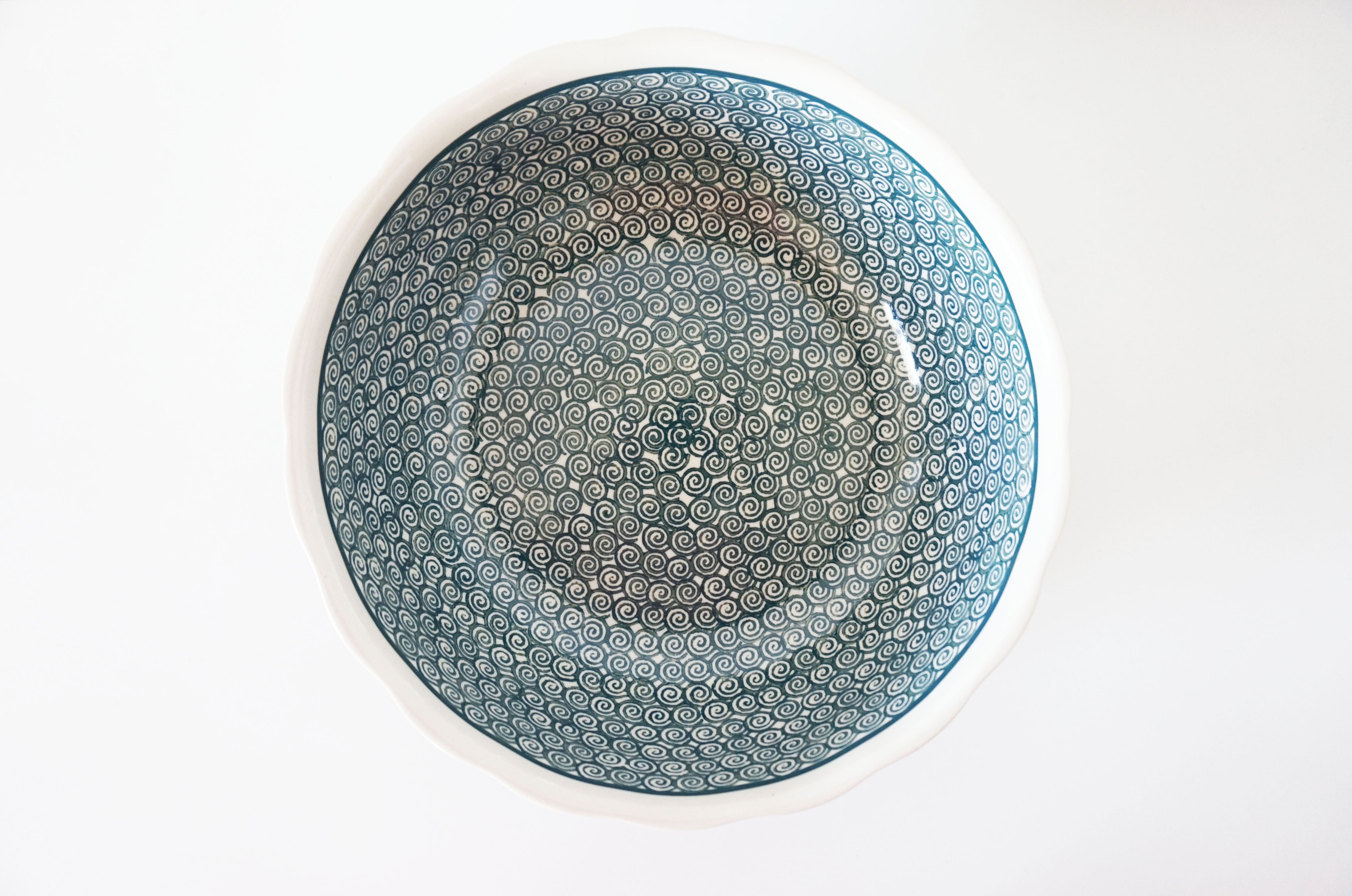 Salad bowl green circular pattern
