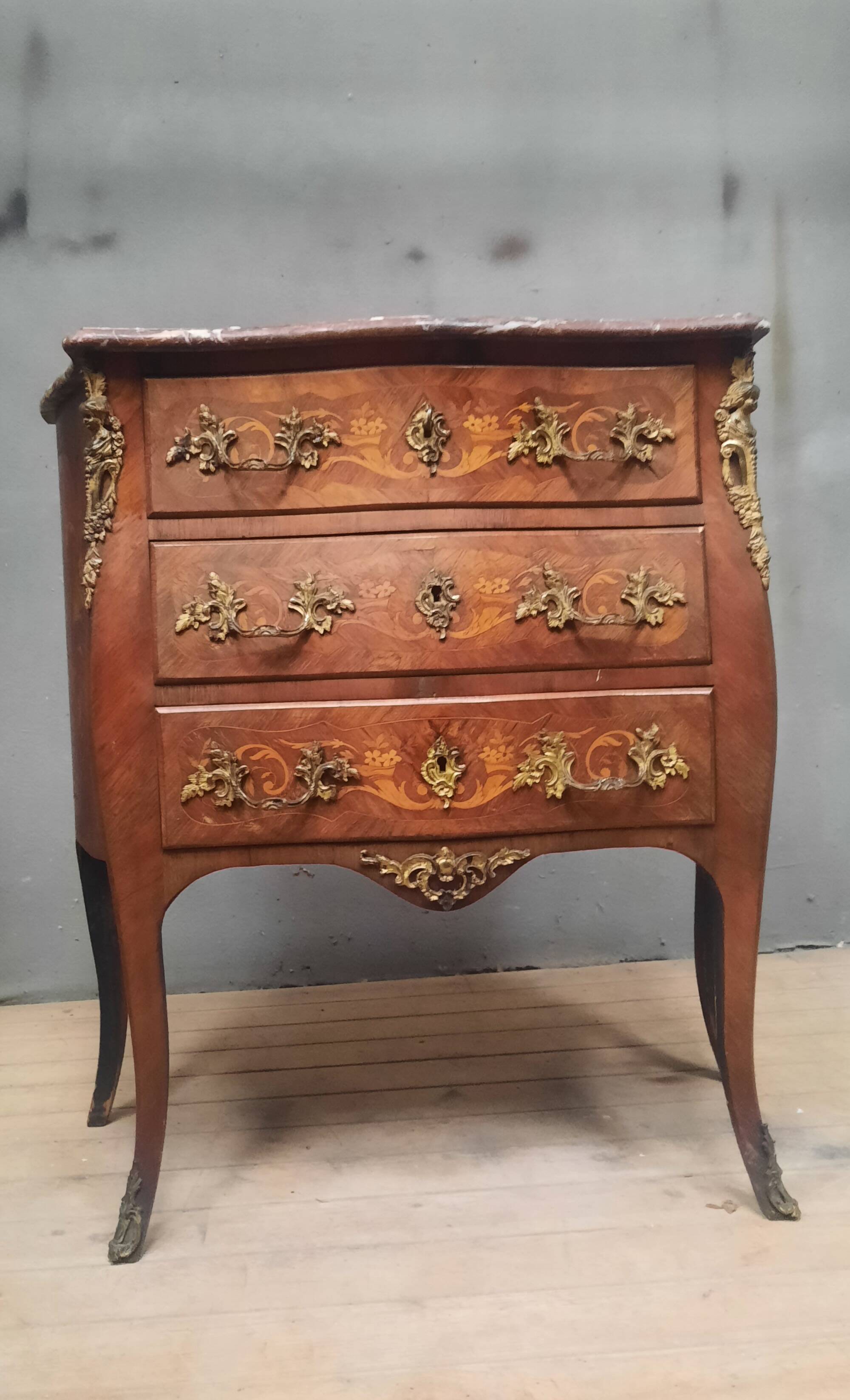Louis XV style commode, late nineteenth century.