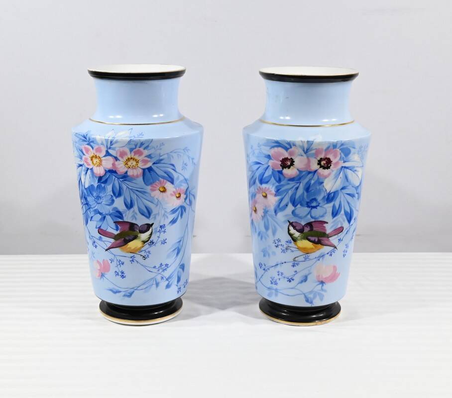 Pair of Porcelain Vases – Mid-19th Century