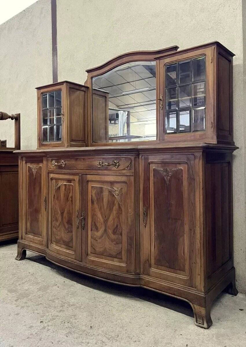 Important Art Nouveau walnut buffet
