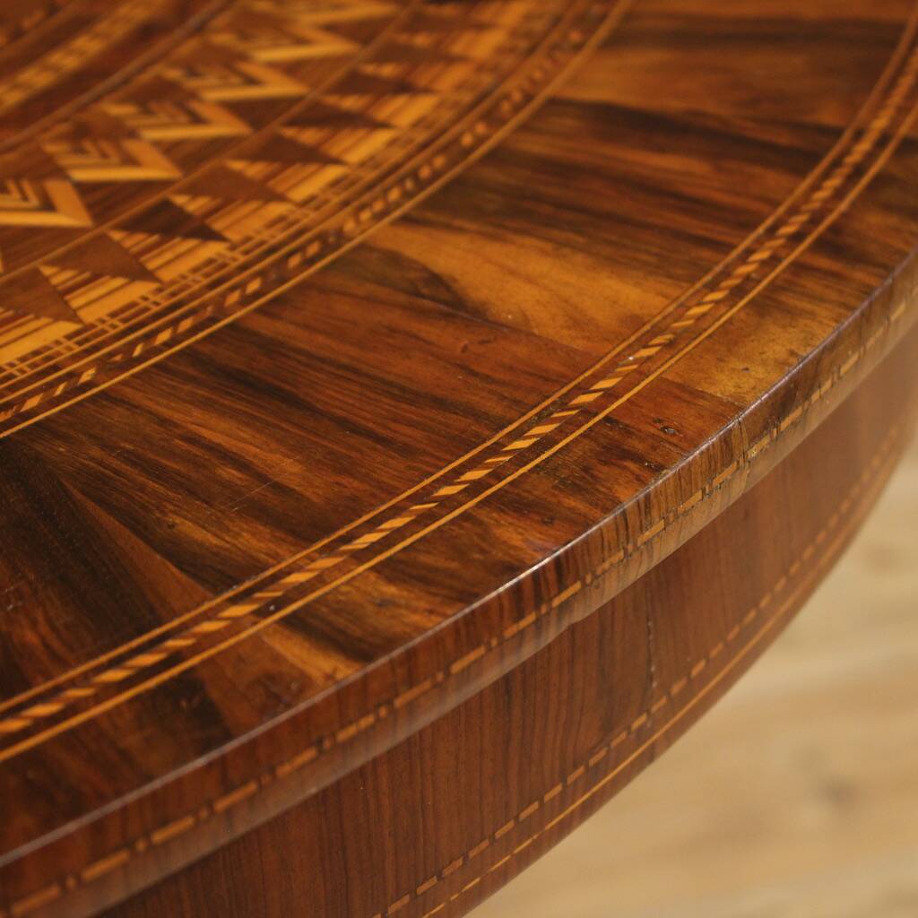 Elegant 20th century Sorrento table