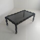Table basse vintage brutaliste en fer noir à mailles de chaîne avec verre fumé d'origine, années 70