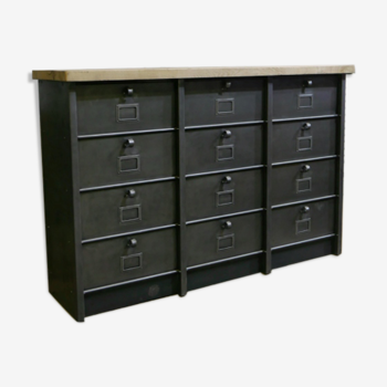 Industrial storage cabinet 12 strafor valve and solid oak top