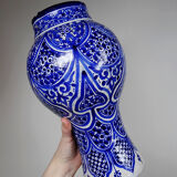 Large Moroccan vase/jar from Fès, handcrafted ceramic Khabia, 19th-20th century, cobalt.