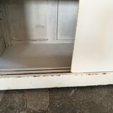 Buffet sliding doors