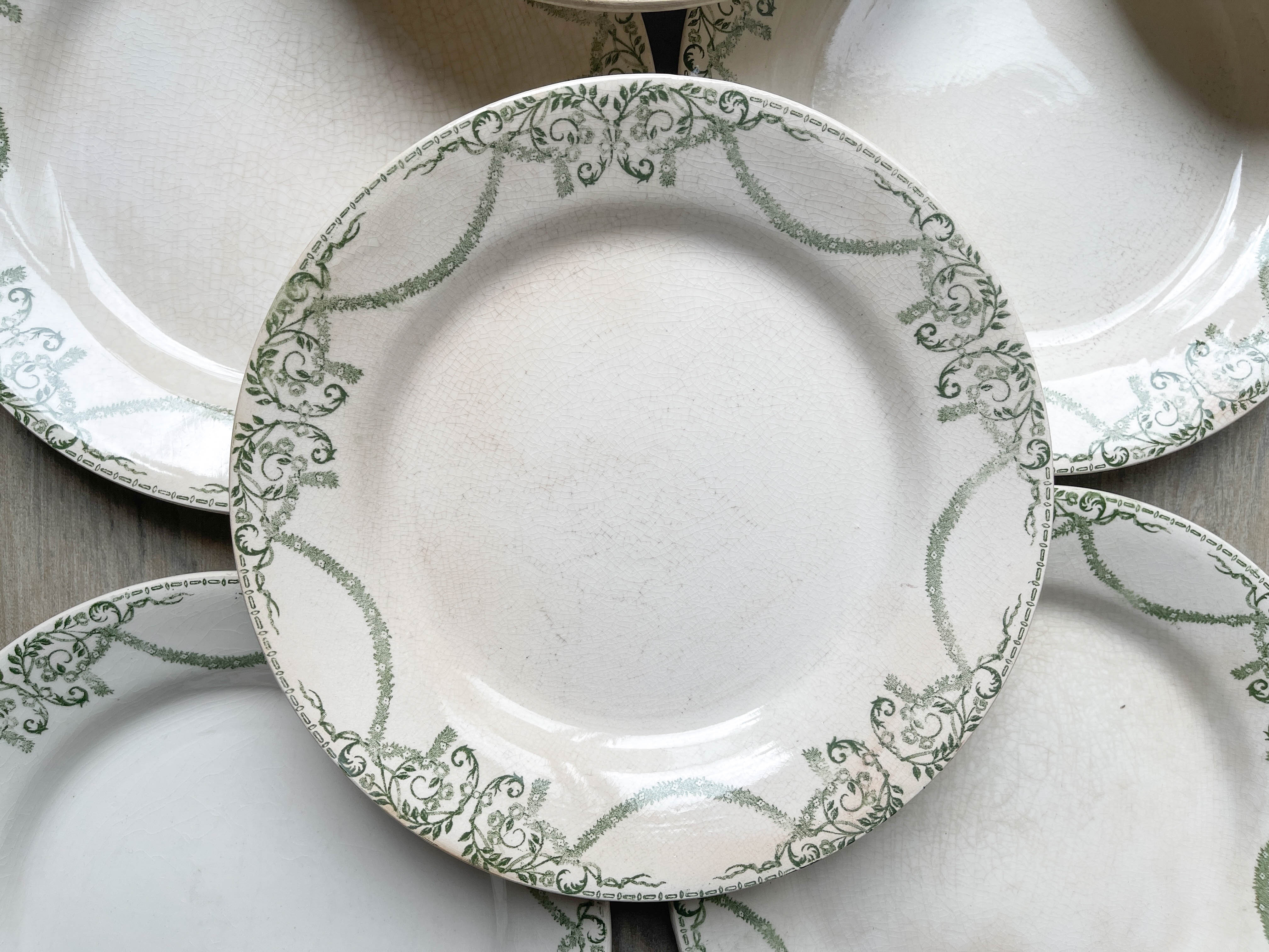 Flat plates terre de fer green creil & montereau labrador model "napoleon" 1890s