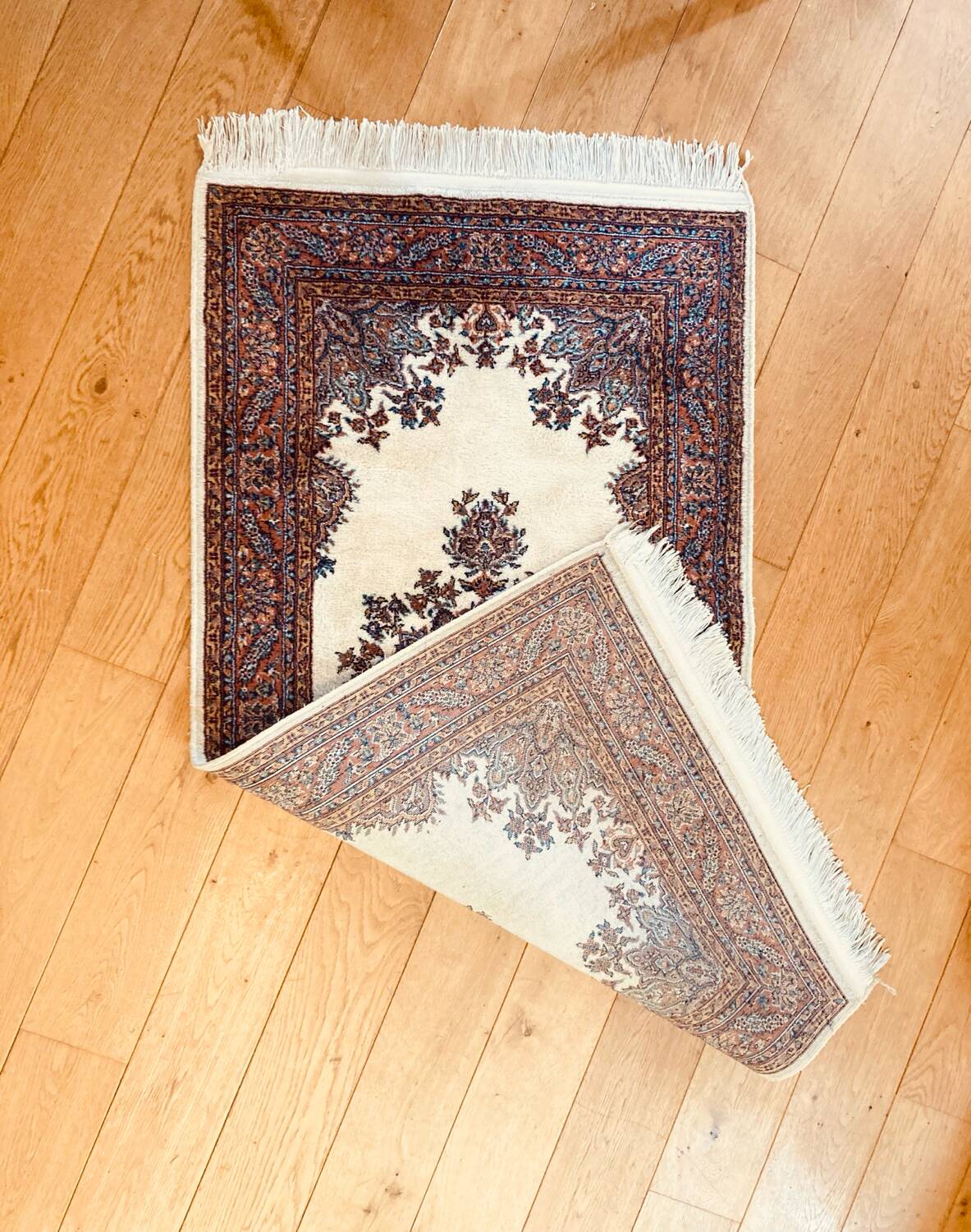 Tapis d’Orient en pure laine vierge tissée main époque XXe