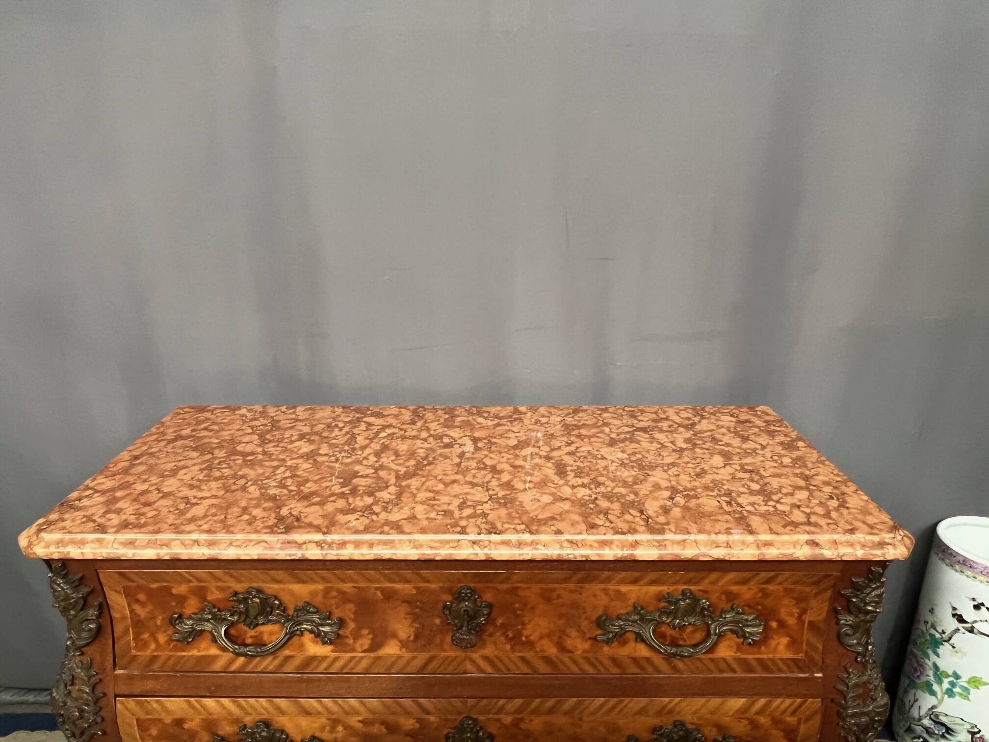 Louis XIV style commode. Walnut burl veneer and rosewood.