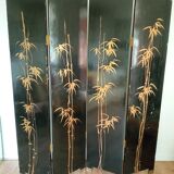 Lacquered screen with a horse pattern