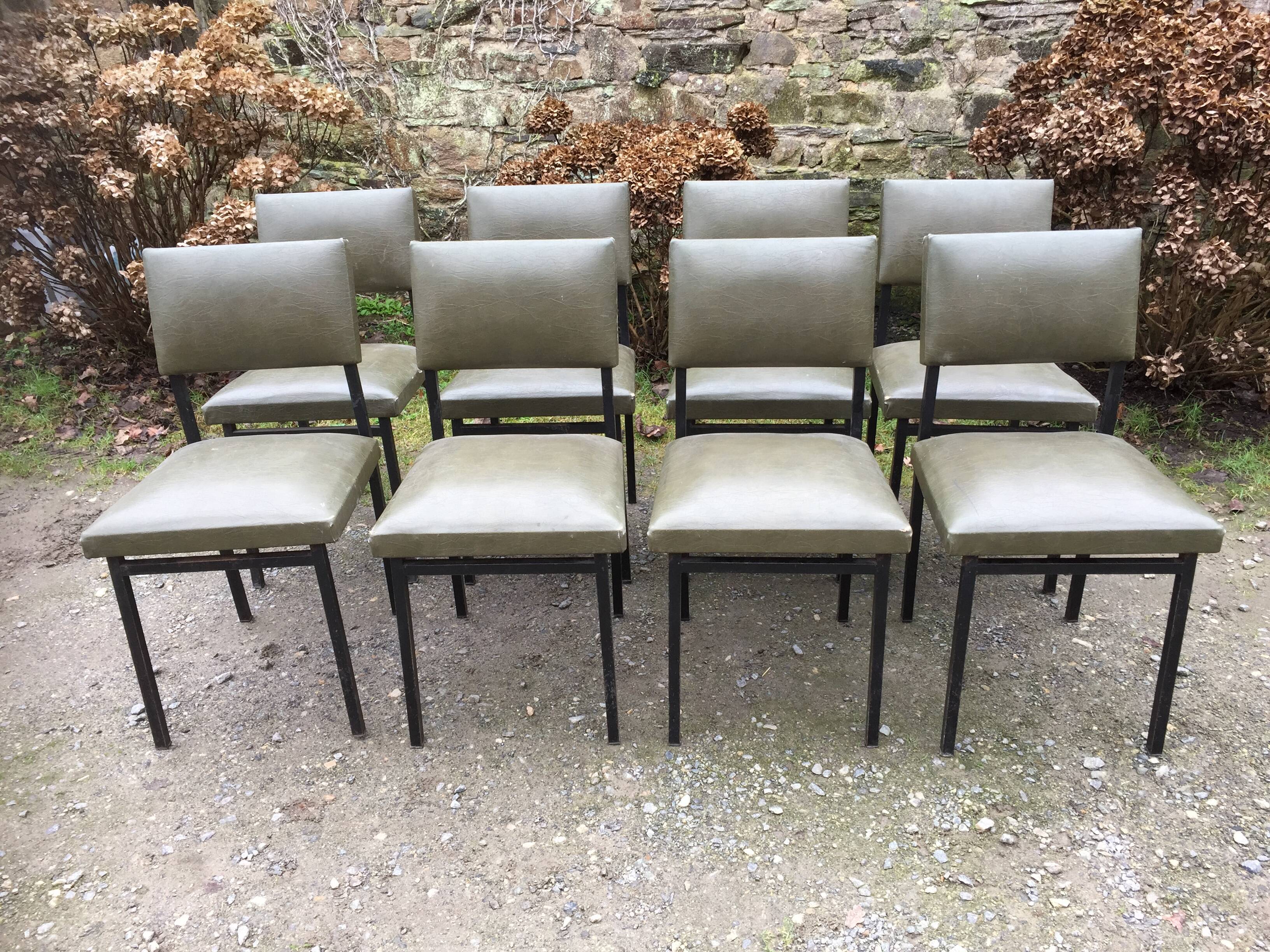 Vintage chairs guariche stone in Skaï green bottle and base in metal square tube.
