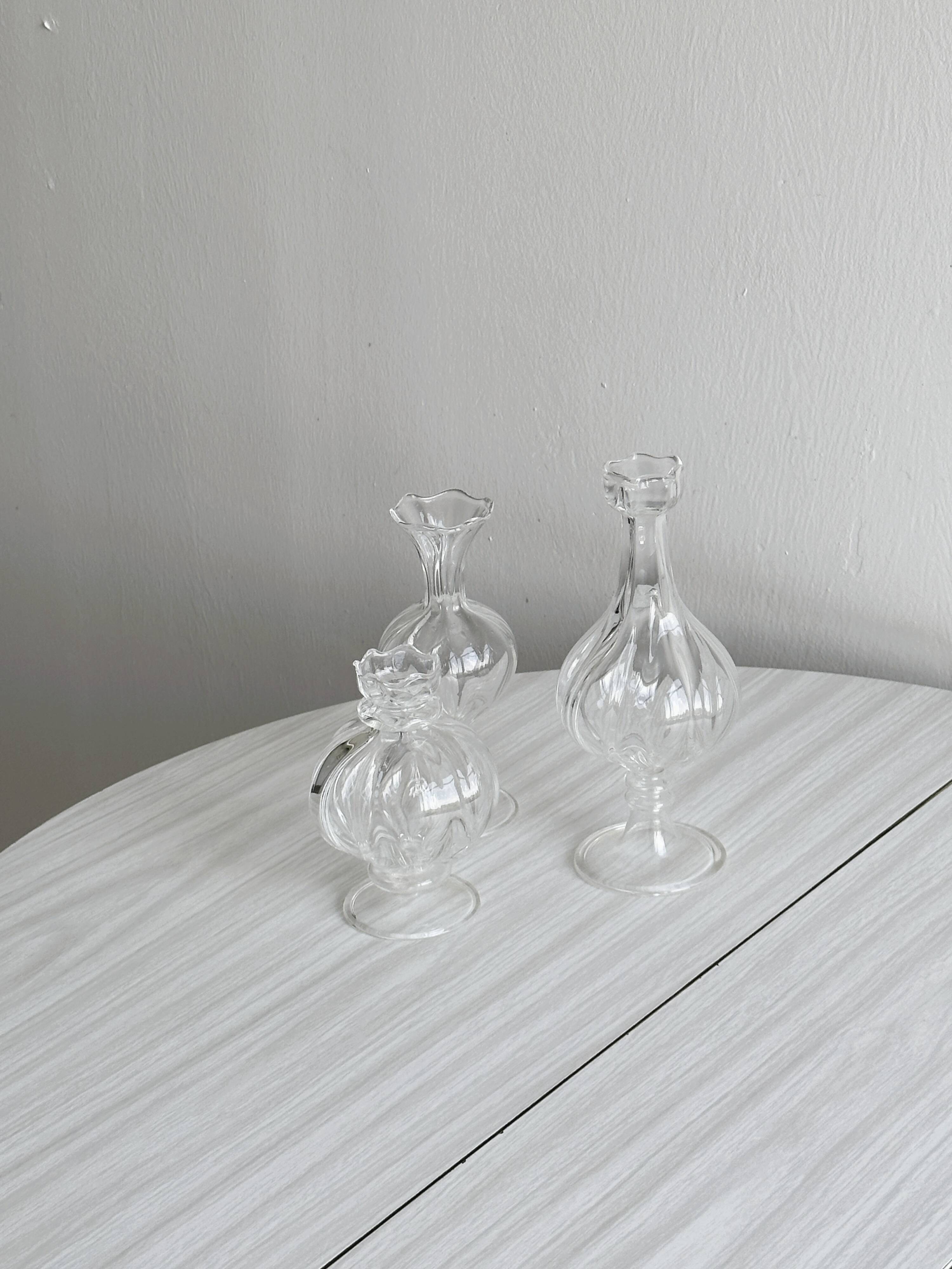 3 vases en verre épais et transparent
