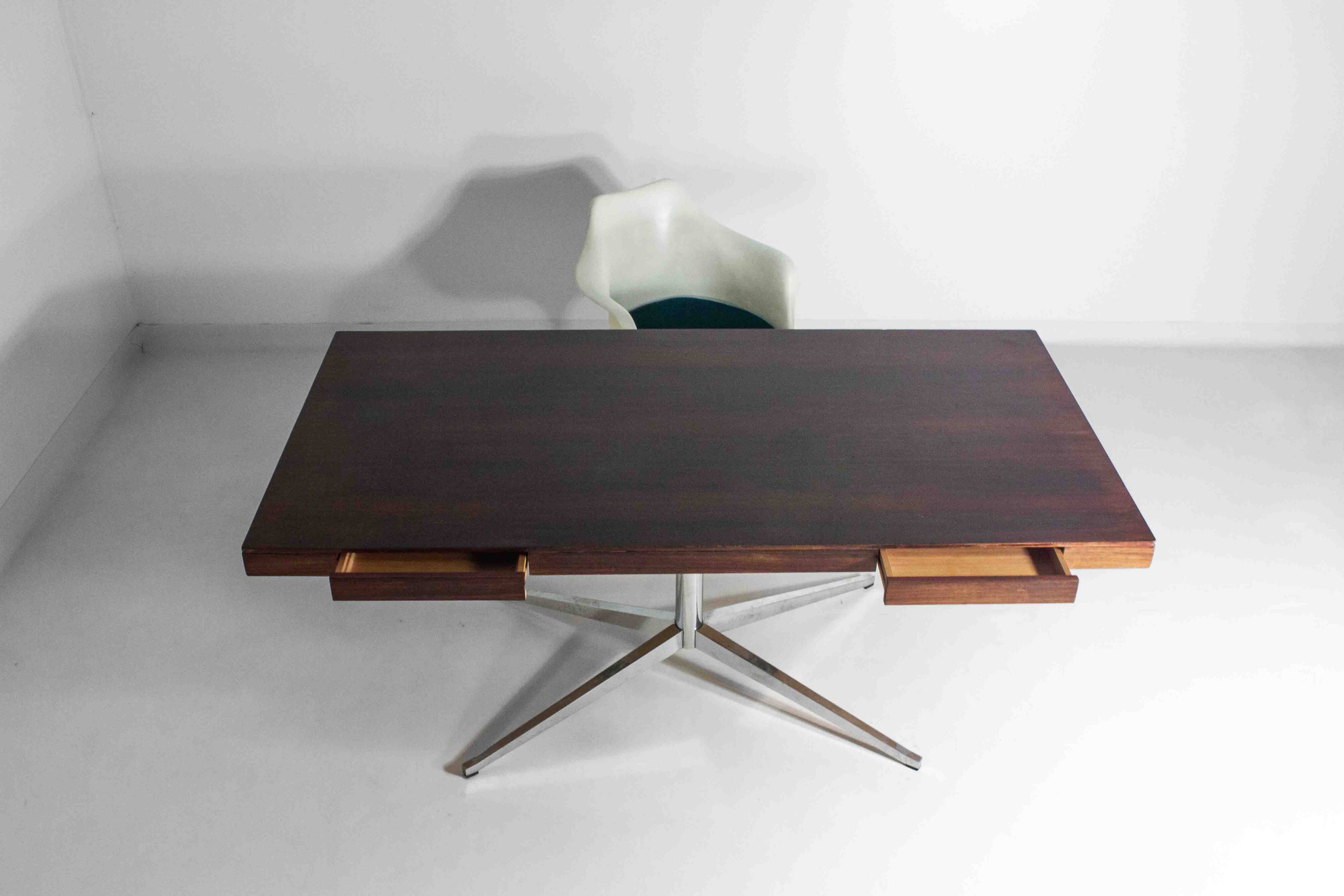 Bureau exécutif en palissandre par Florence Knoll, années 1970