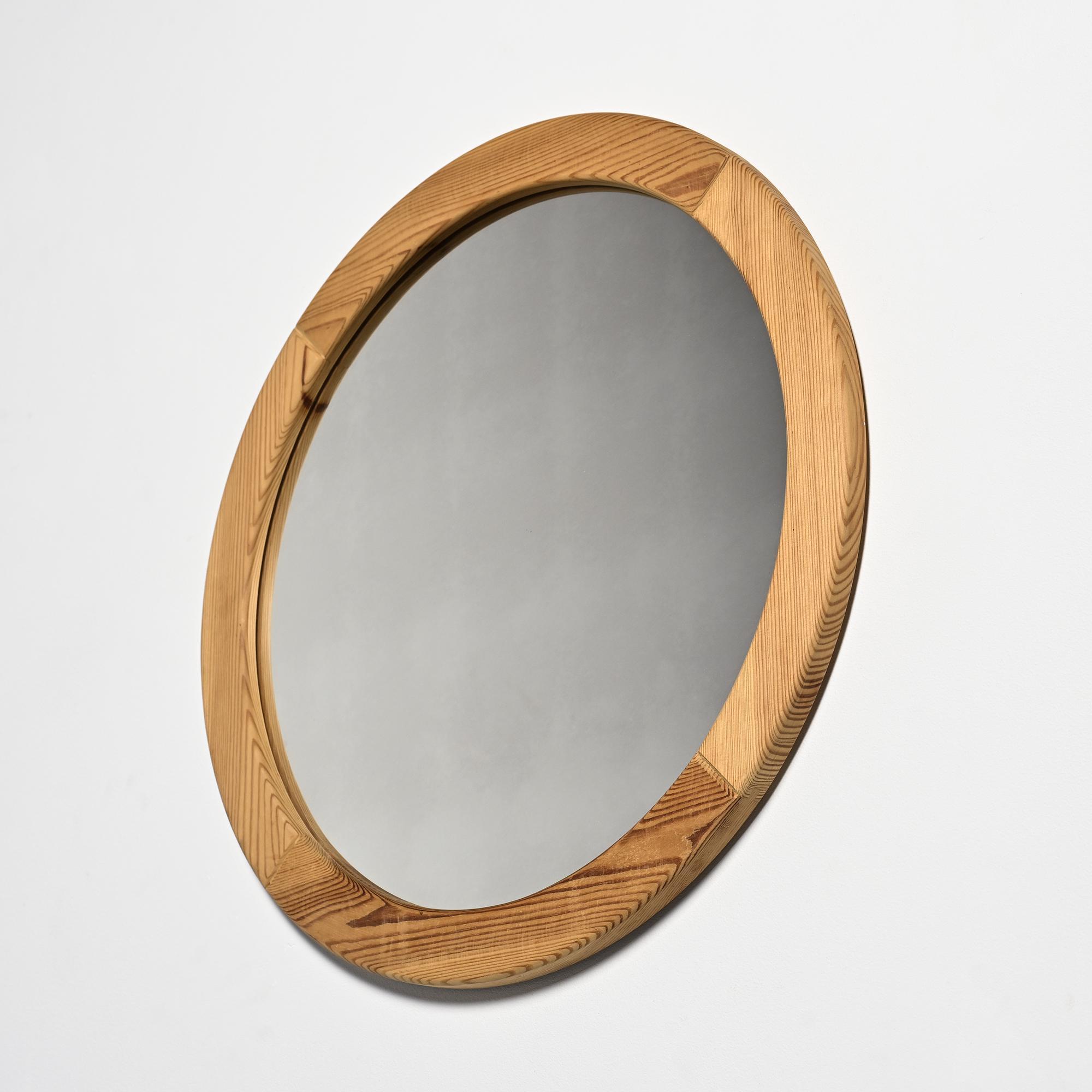 Round solid pine mirror, Les Arcs, circa 1980