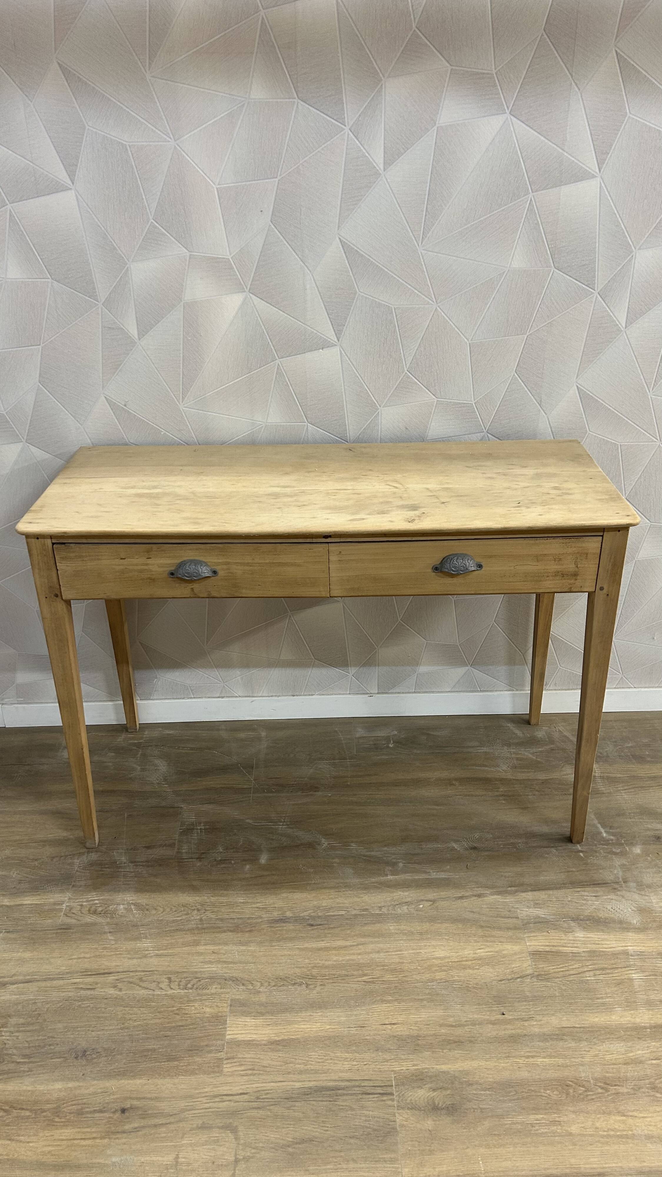 Solid wood airbrushed entrance console