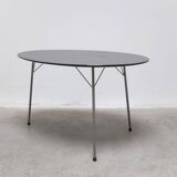 Rare 'Egg' table by Arne Jacobsen for Fritz Hansen, 1952