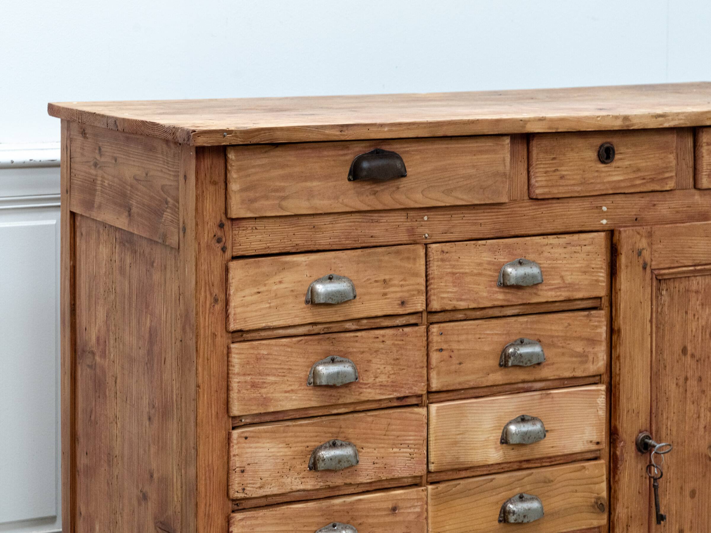 Old workshop furniture from 1930 in fir wood.