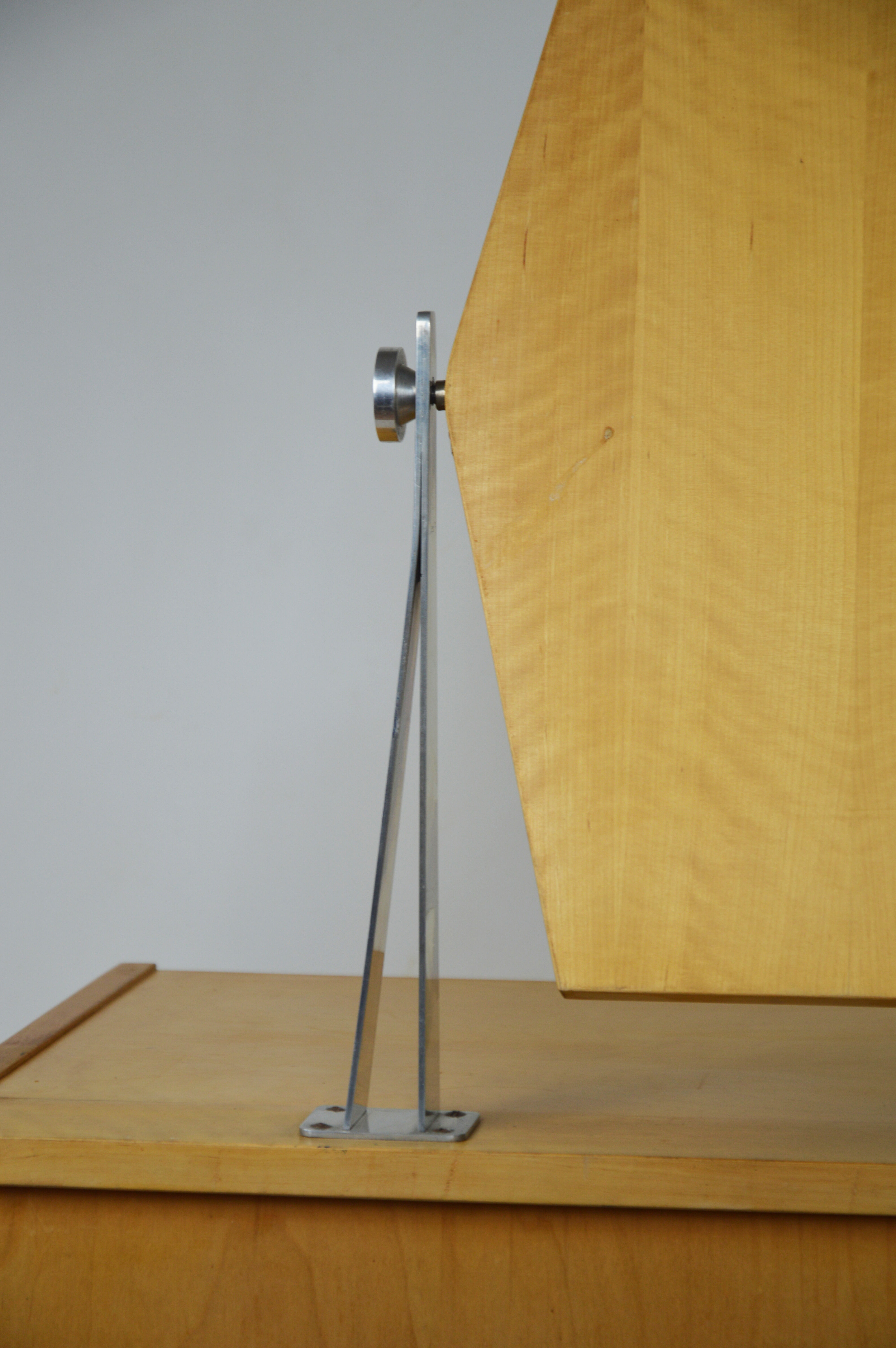 1970s dressing table