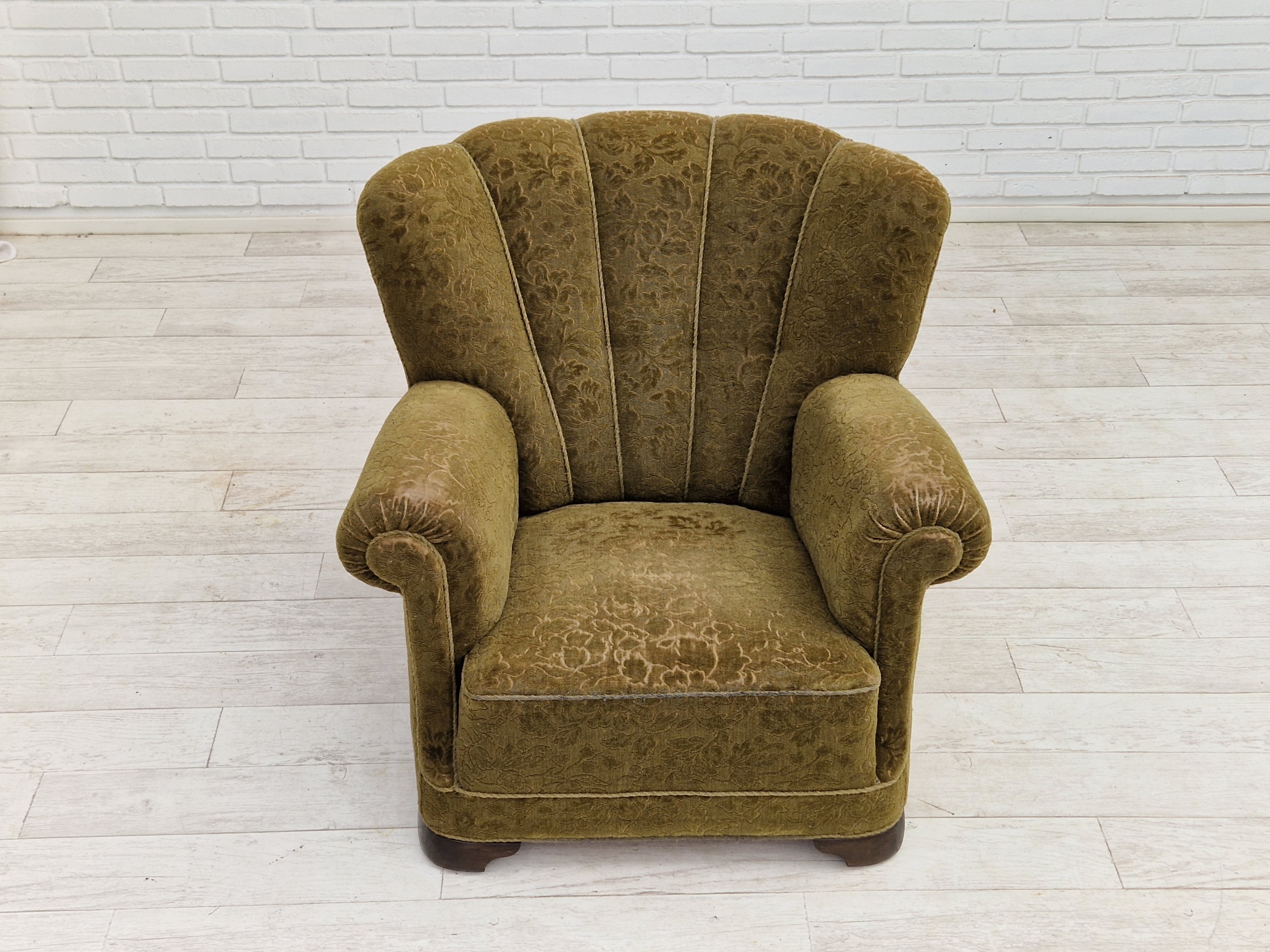 1950s, Danish vintage relax chair in green fabric, original condition.