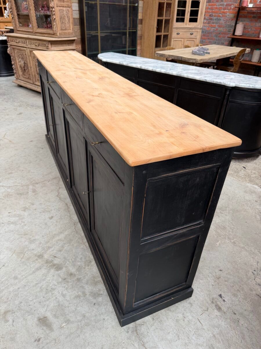 Enfilade in cherry wood from the 19th century.
