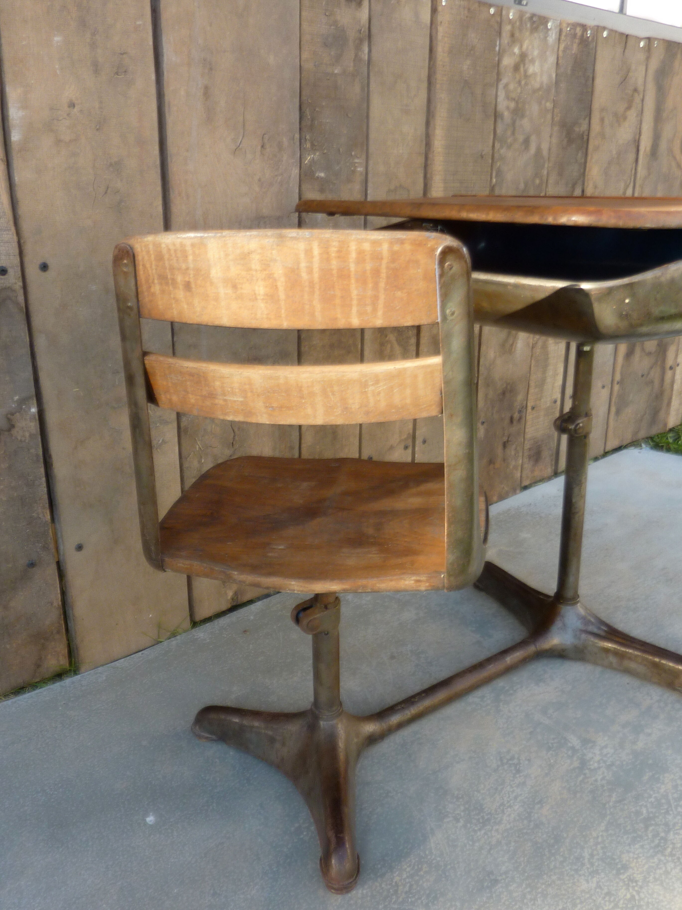 Office american streamline of Norman Bel Geddes of the 1940s