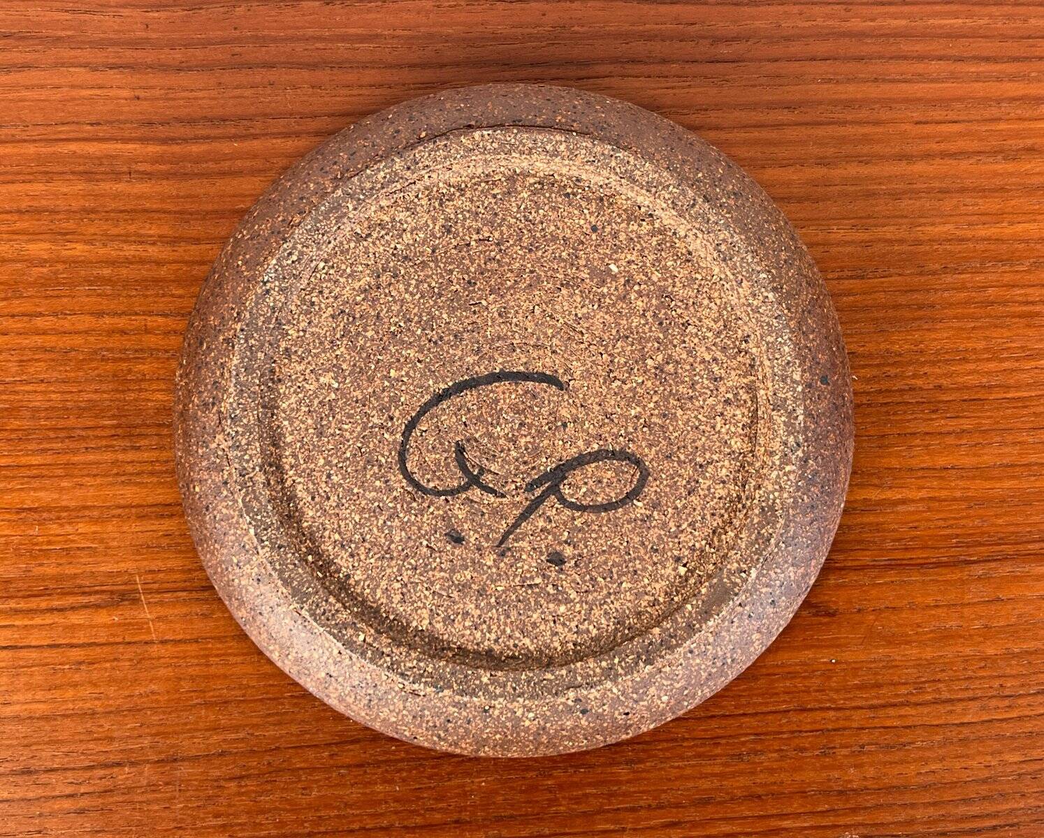 Danish studio pottery bowl from the mid-century by G.P., 1960s.