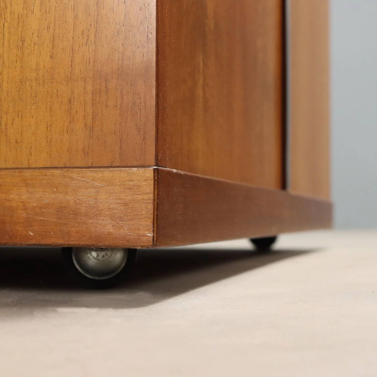 Vintage coffee table in Tanganyika walnut, Italian design, 1970s.
