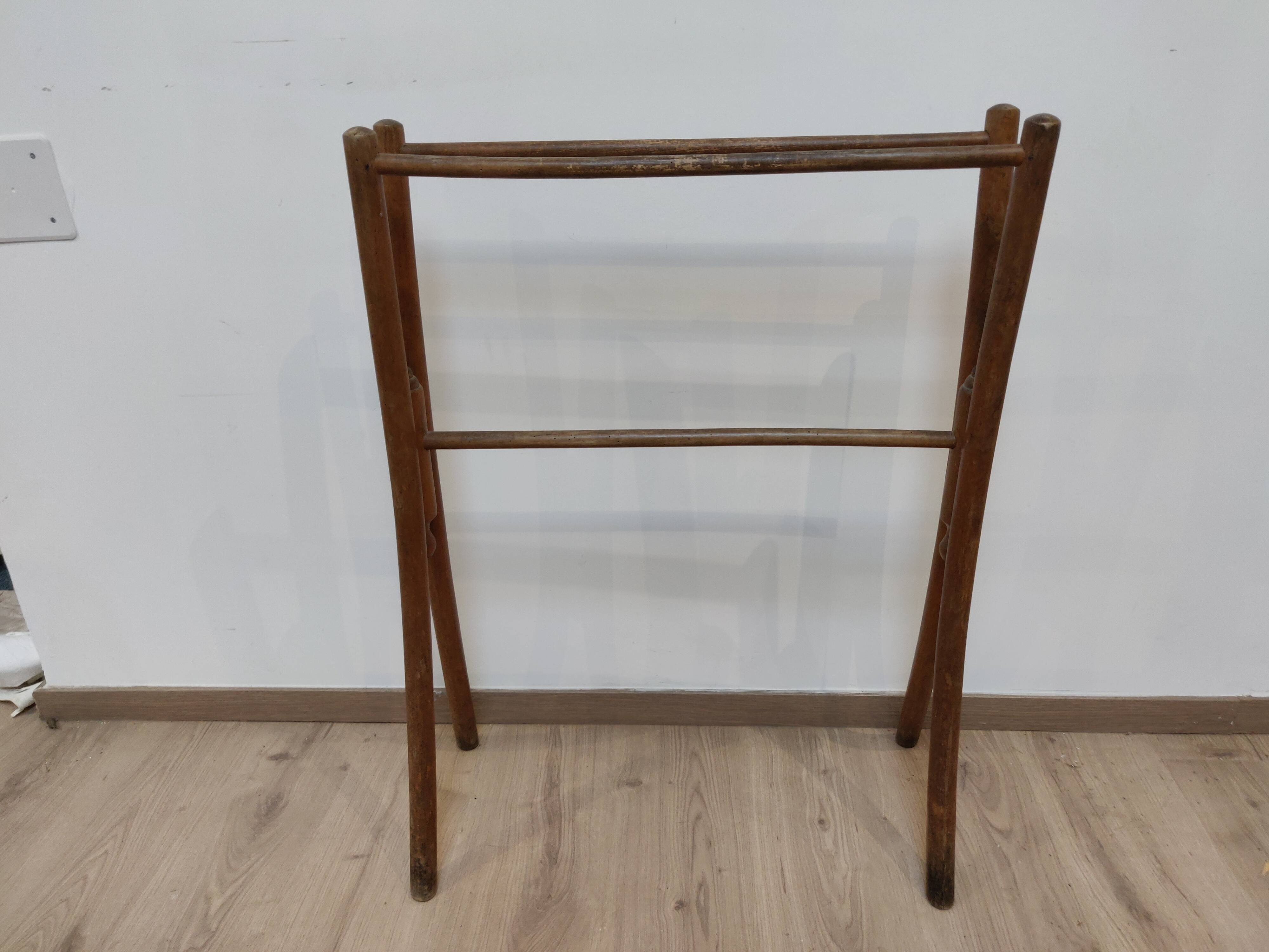 Porte serviette en bois sculpté époque Art Nouveau